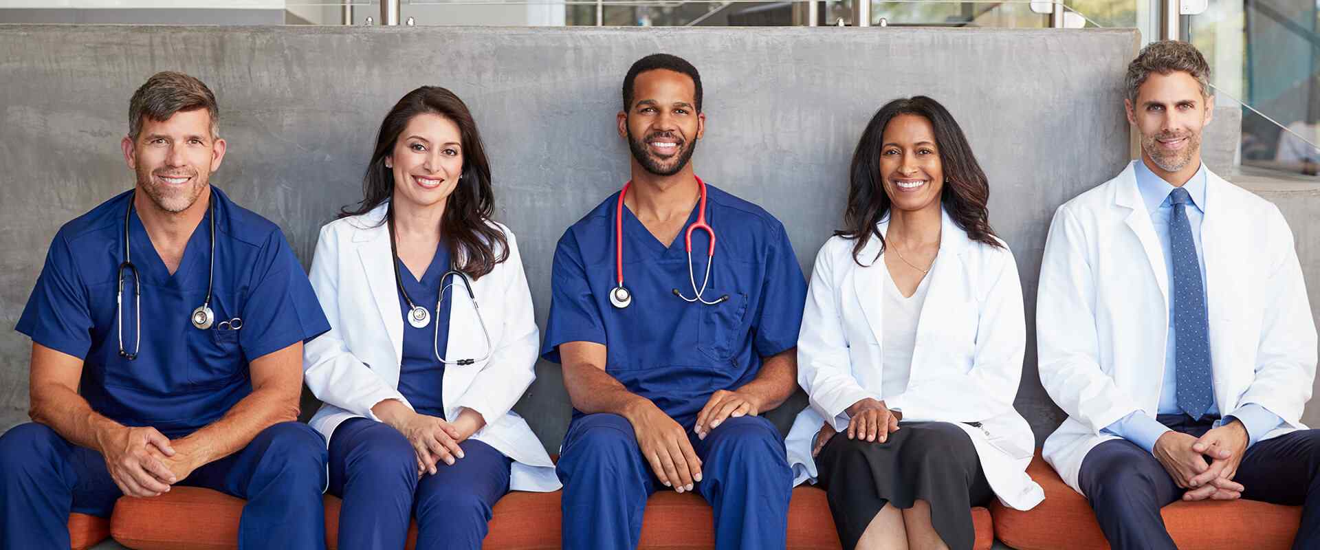 https://clinic.ariasibiu.ro/wp-content/uploads/2021/08/hero_home_03.jpg
