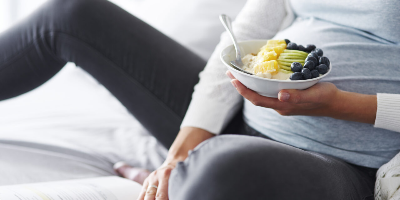 Nutriție în sarcină: Alimentație echilibrată pentru mamă și bebeluș